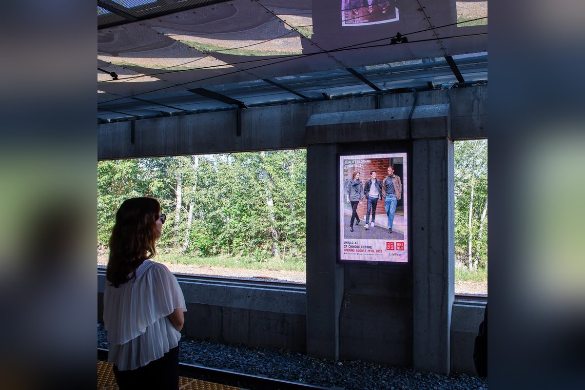 VS65 semi-outdoor display on a Toronto subway platform